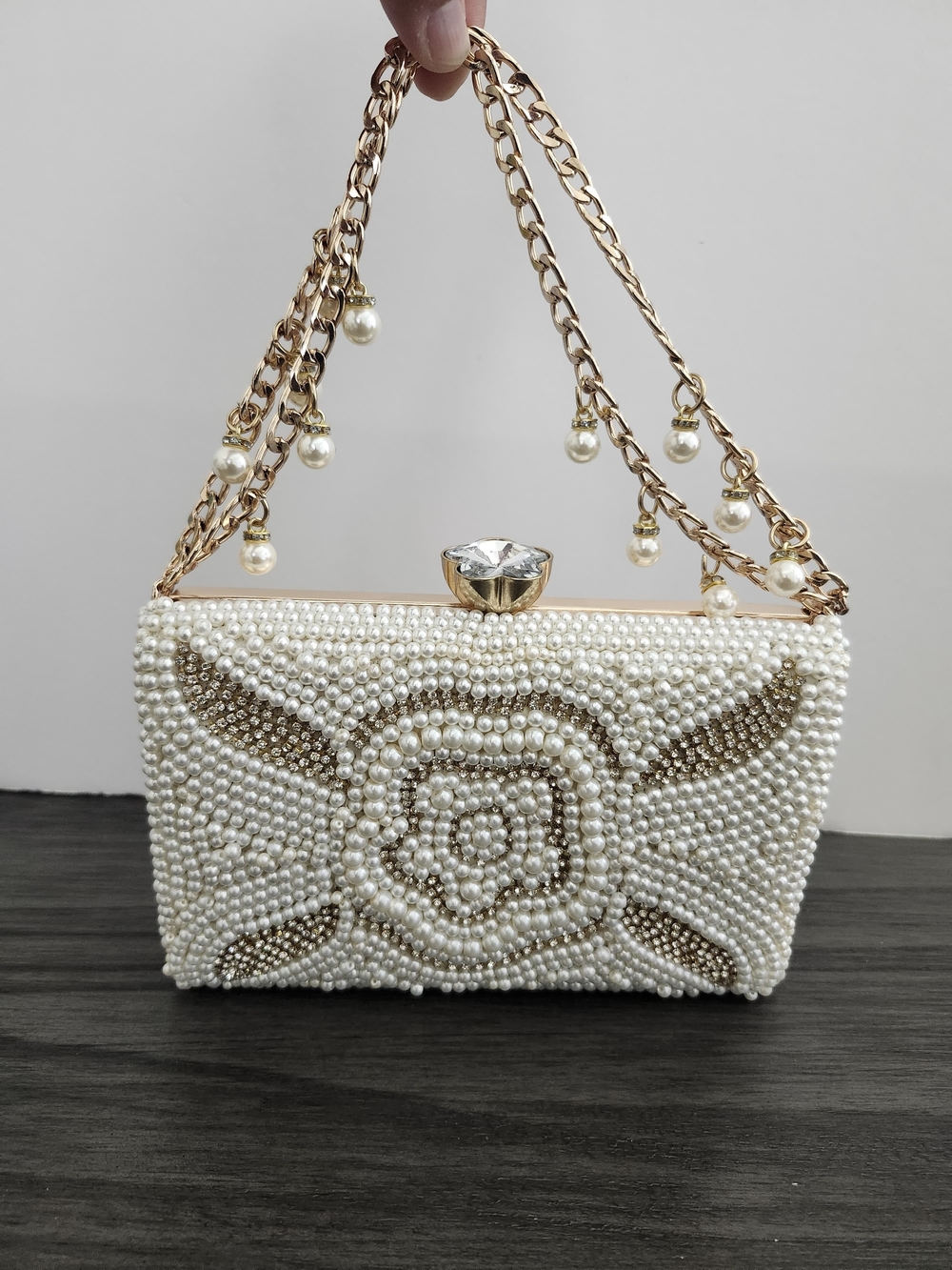 Pearl-Embellished Ivory Floral Evening Clutch with Chain - Picture 7 of 8